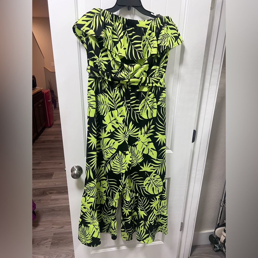 Size XL- Tropical Neon green and black belted women’s jumpsuit from Cato- new!